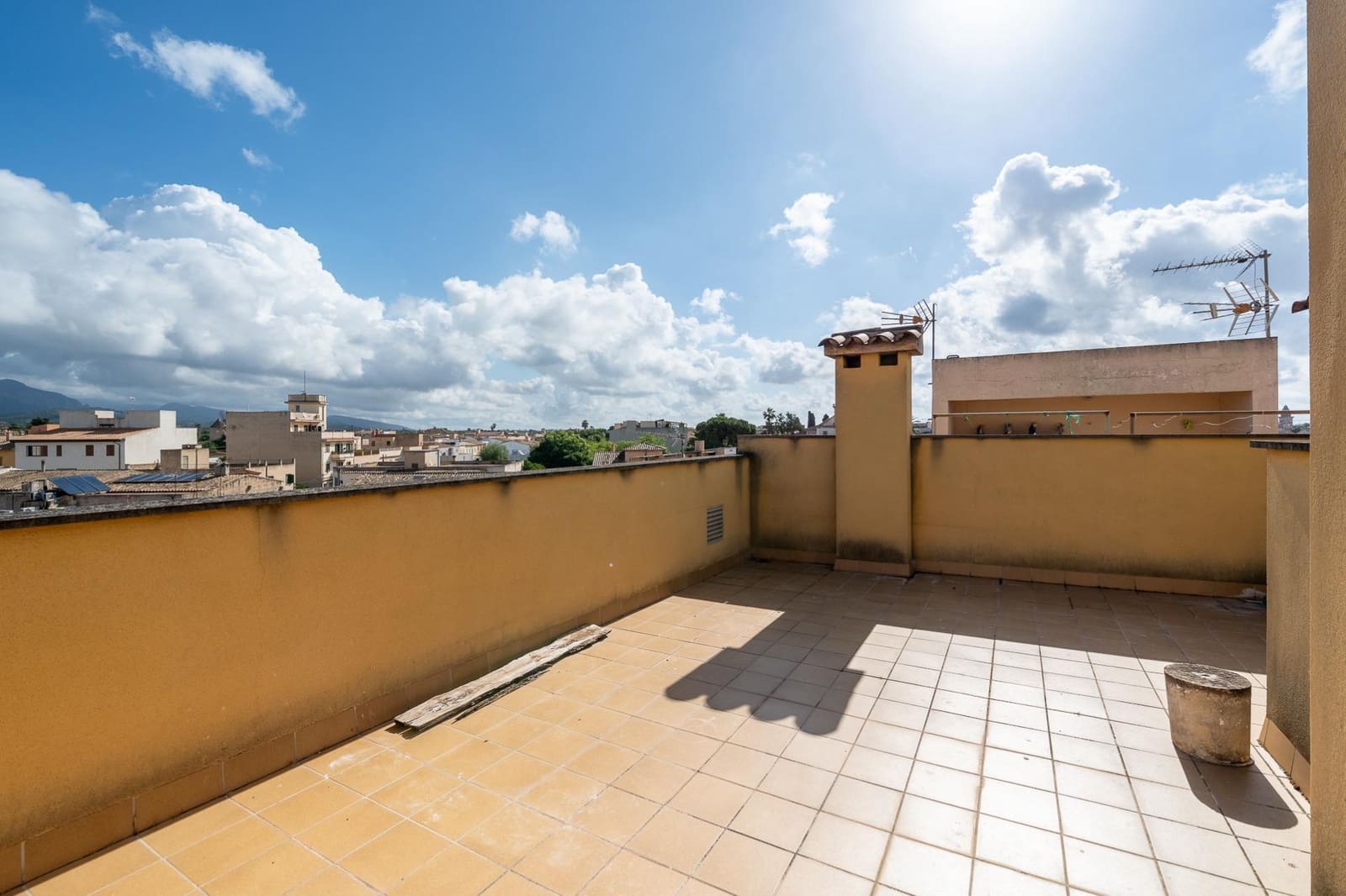 3 bedroom Flat for sale in Santa Maria del Cami - € 440,000 (Ref: 9833887)