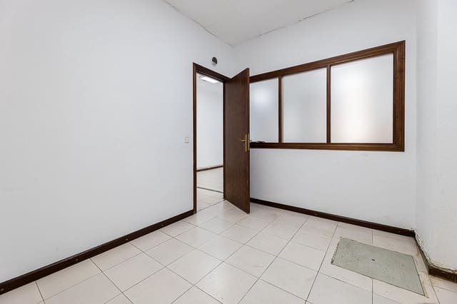 Commercieel te koop in Coll d'en Rabassa, Palma de Mallorca - € 160.000 (Ref: 9860266)