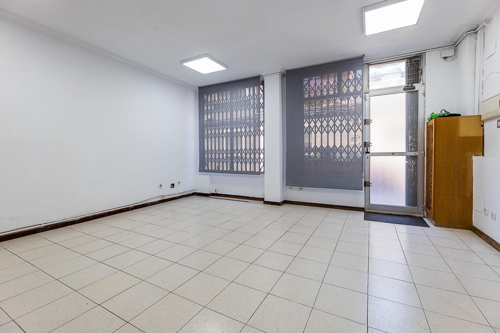 Commercieel te koop in Coll d'en Rabassa - € 160.000 (Ref: 9860266)