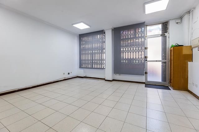 Commercieel te koop in Coll d'en Rabassa, Palma de Mallorca - € 160.000 (Ref: 9860266)