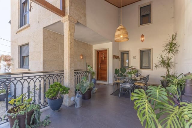 4 bedroom Terraced Villa for sale in Moaña with garage - € 490,000 (Ref: 9862027)