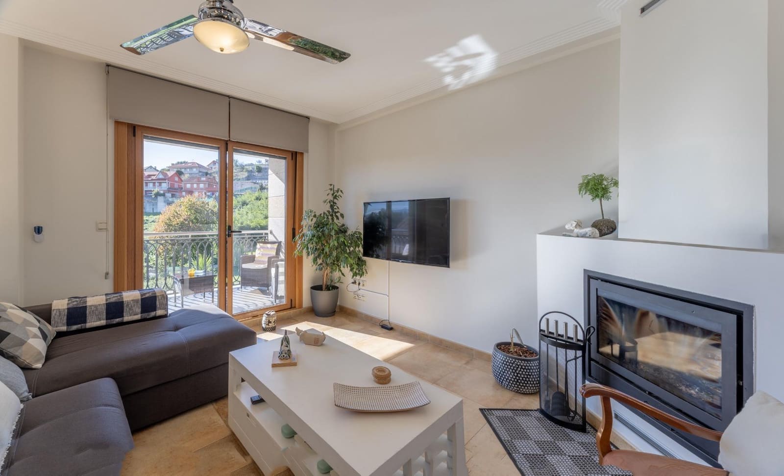4 slaapkamer Rijtjeshuis te koop in Moana met garage - € 490.000 (Ref: 9862027)
