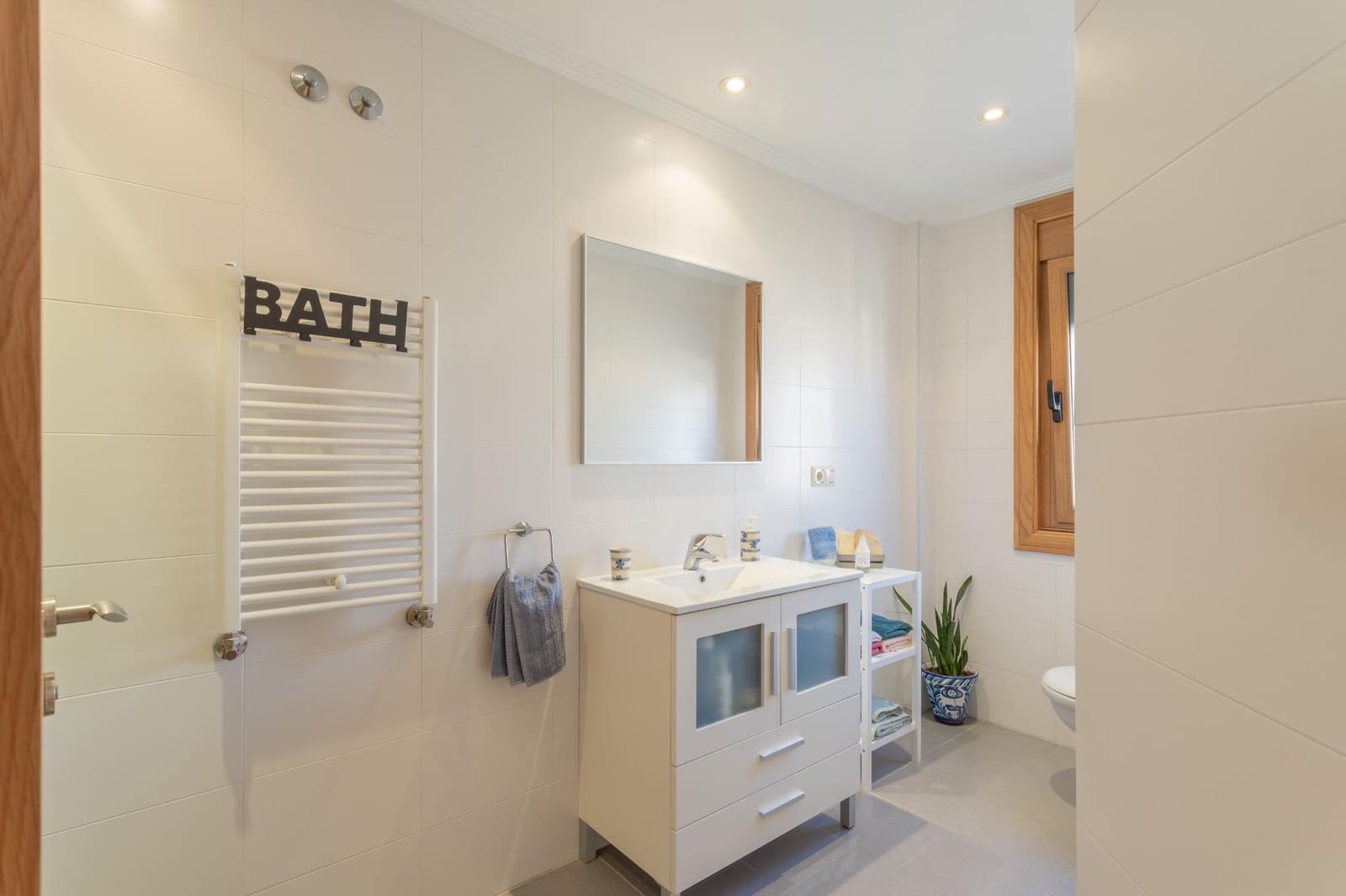 4 slaapkamer Rijtjeshuis te koop in Moana met garage - € 490.000 (Ref: 9862027)