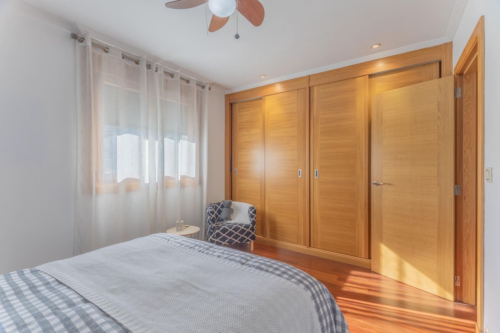 4 slaapkamer Rijtjeshuis te koop in Moana met garage - € 490.000 (Ref: 9862027)