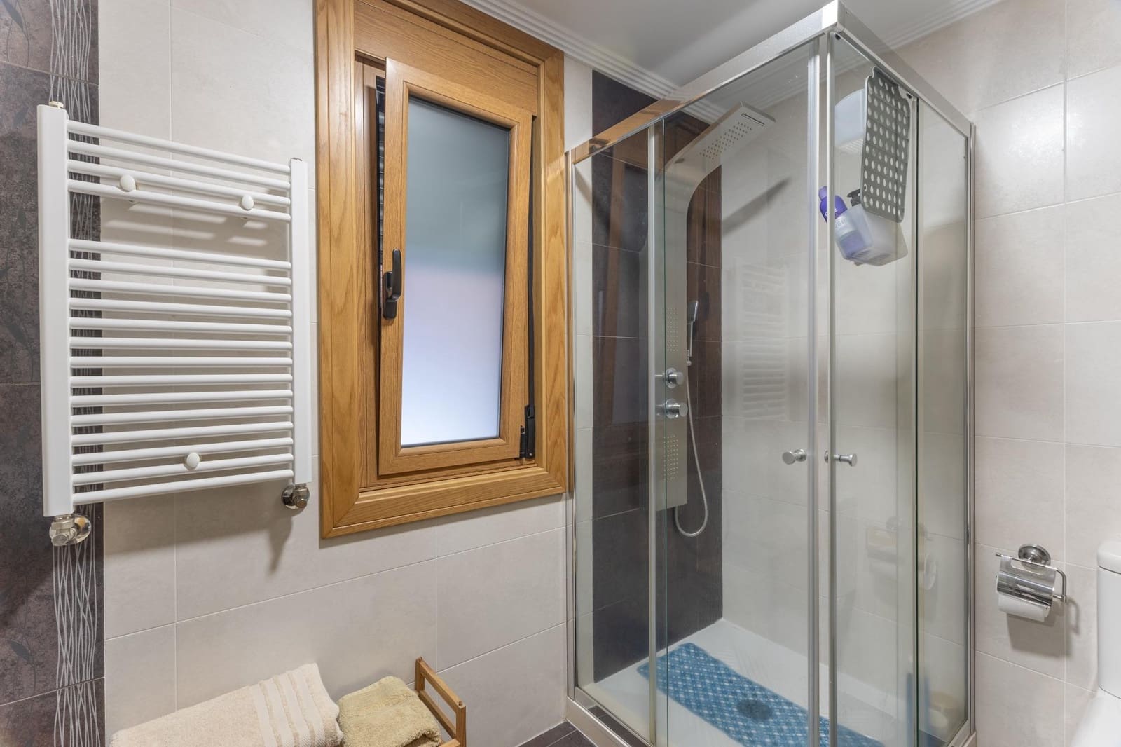 4 slaapkamer Rijtjeshuis te koop in Moana met garage - € 490.000 (Ref: 9862027)
