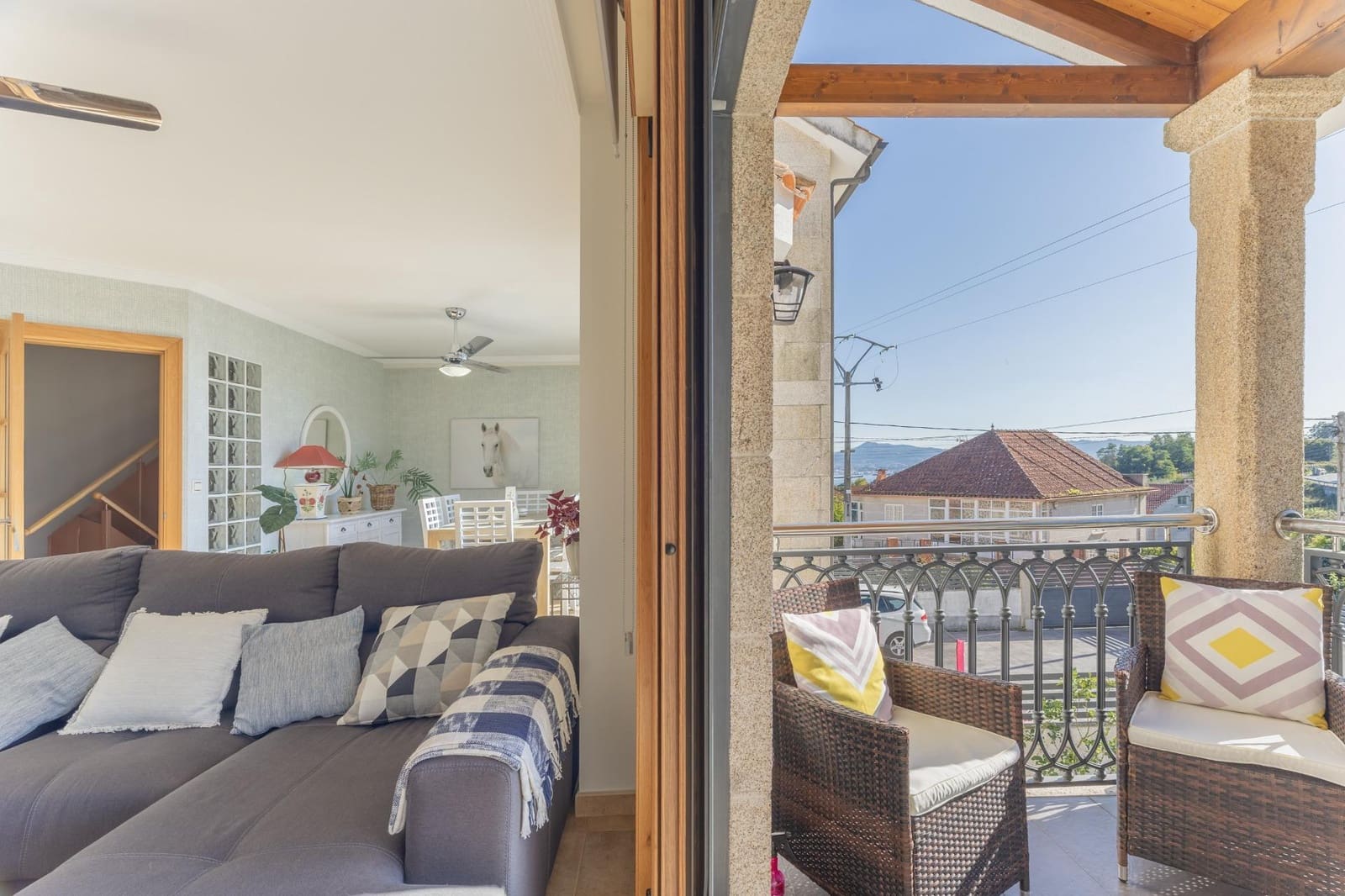 4 slaapkamer Rijtjeshuis te koop in Moana met garage - € 490.000 (Ref: 9862027)