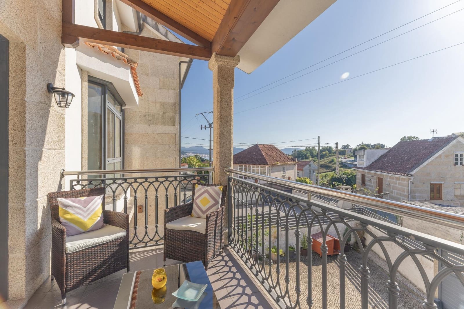 4 slaapkamer Rijtjeshuis te koop in Moana met garage - € 490.000 (Ref: 9862027)