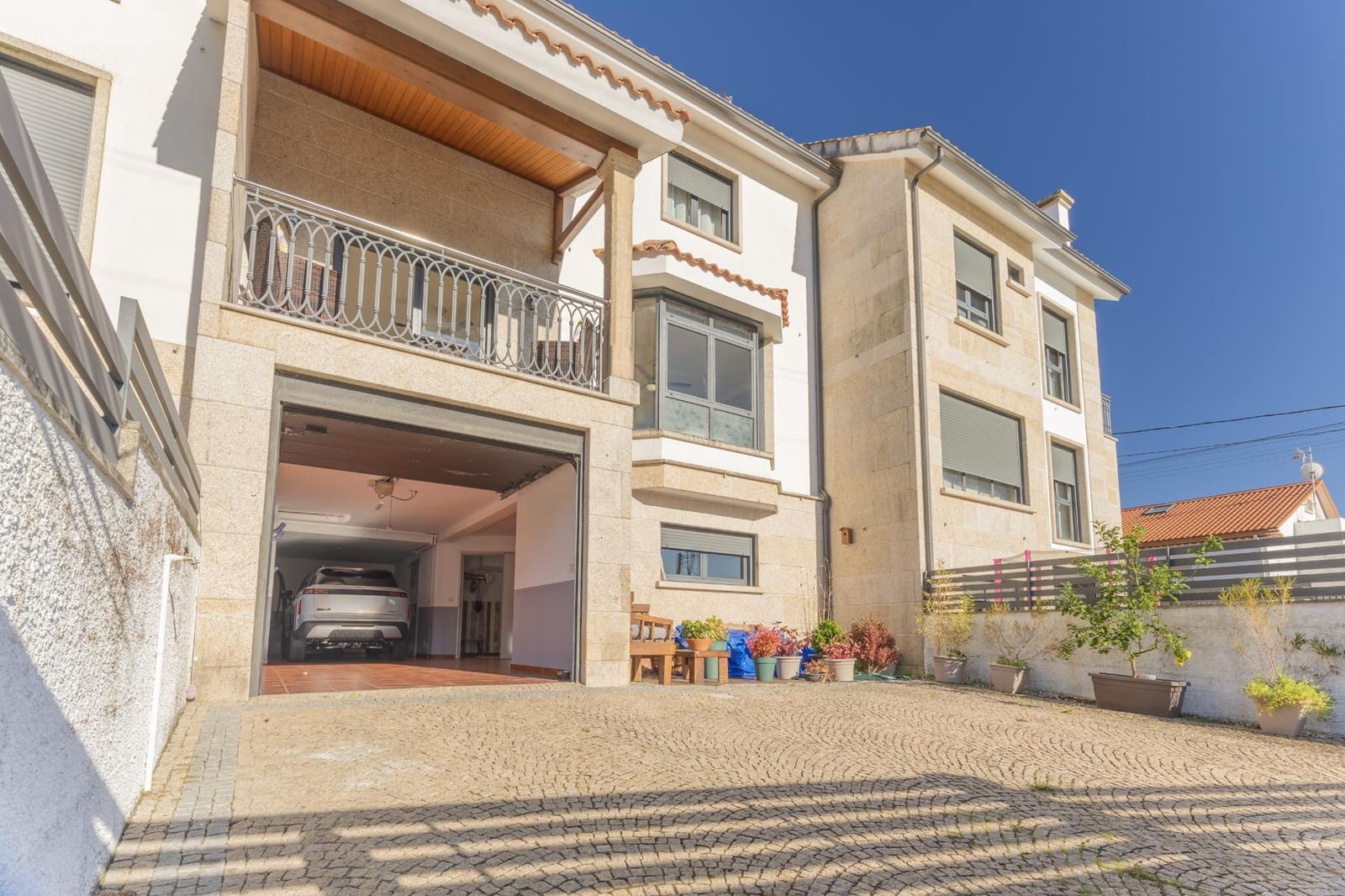 4 slaapkamer Rijtjeshuis te koop in Moana met garage - € 490.000 (Ref: 9862027)