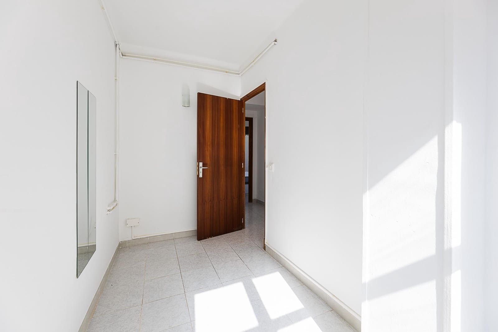 3 bedroom Flat for sale in Palma de Mallorca - € 240,000 (Ref: 9885000)