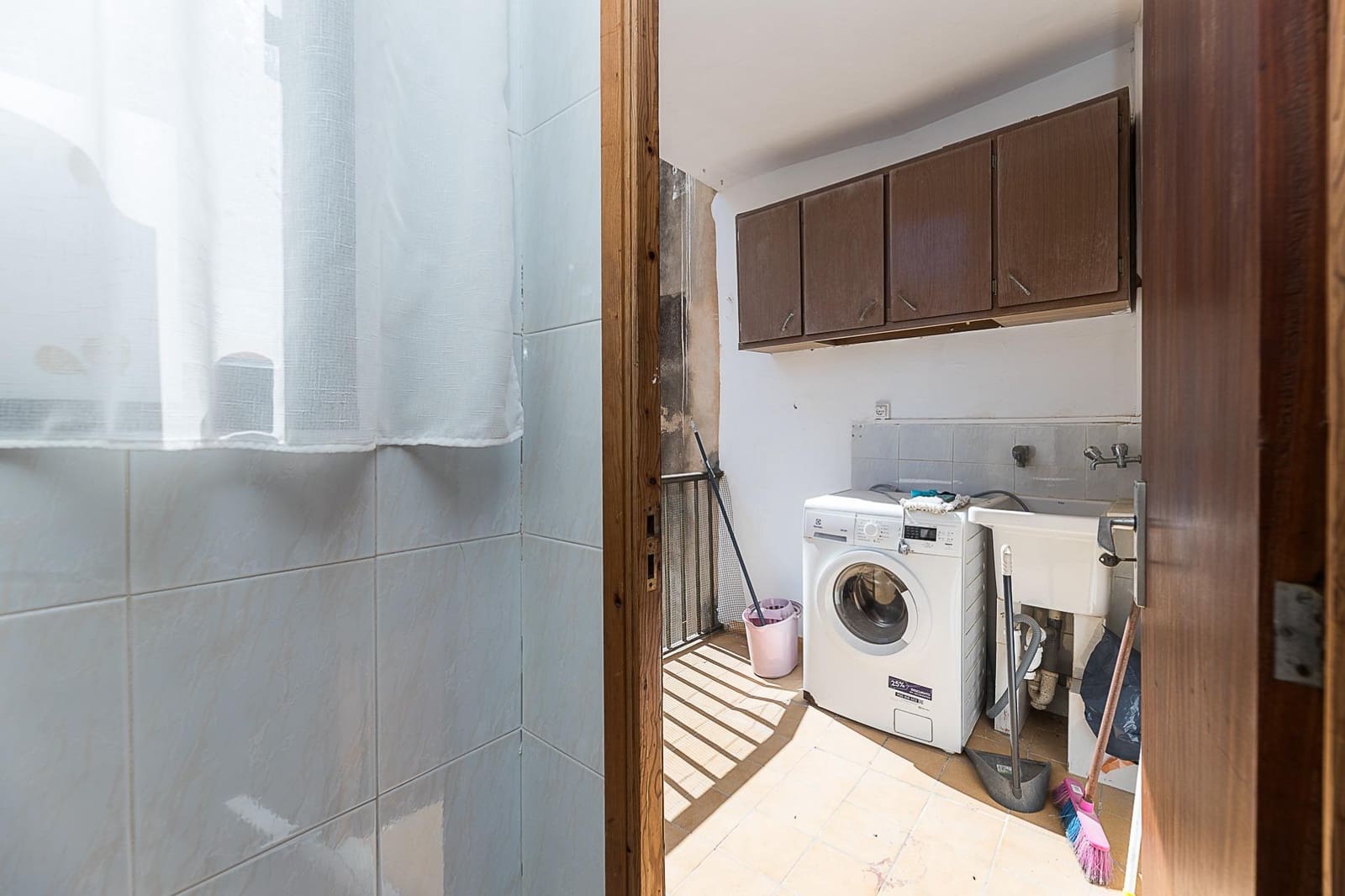 3 bedroom Flat for sale in Palma de Mallorca - € 240,000 (Ref: 9885000)