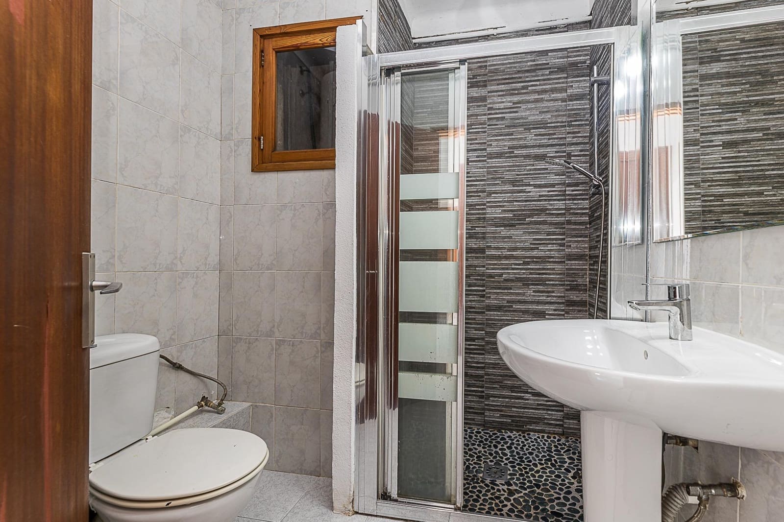 3 bedroom Flat for sale in Palma de Mallorca - € 240,000 (Ref: 9885000)