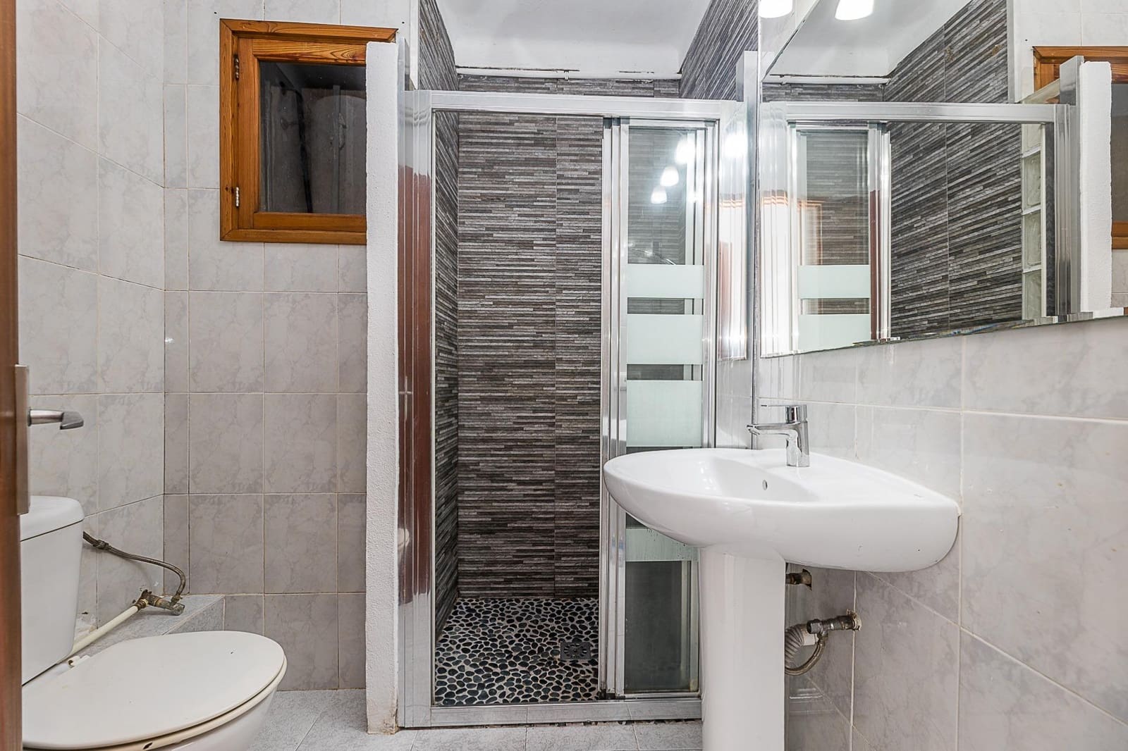 3 bedroom Flat for sale in Palma de Mallorca - € 240,000 (Ref: 9885000)