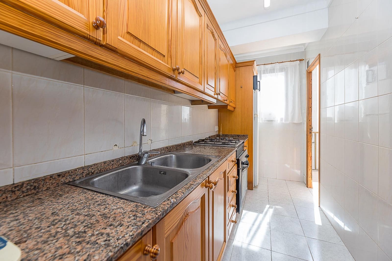 3 bedroom Flat for sale in Palma de Mallorca - € 240,000 (Ref: 9885000)