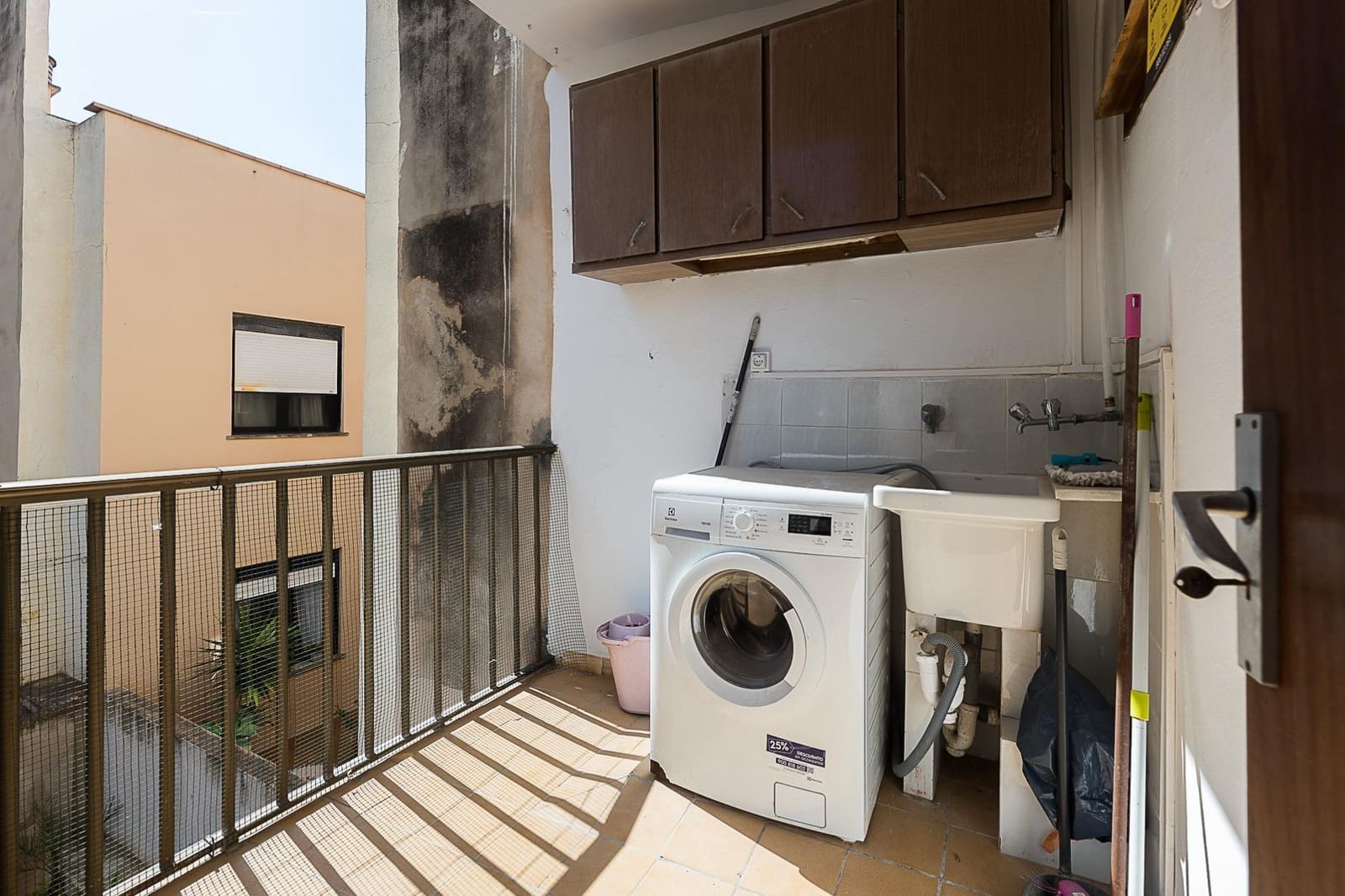 3 bedroom Flat for sale in Palma de Mallorca - € 240,000 (Ref: 9885000)