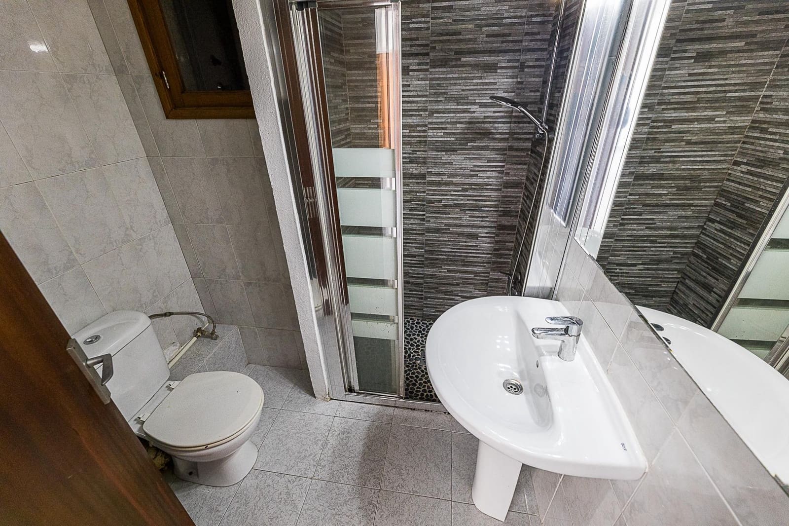 3 bedroom Flat for sale in Palma de Mallorca - € 240,000 (Ref: 9885000)