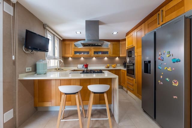 3 soverom Rekkehus til salgs i Son Ferriol, Palma de Mallorca med garasje - € 625 000 (Ref: 9927615)