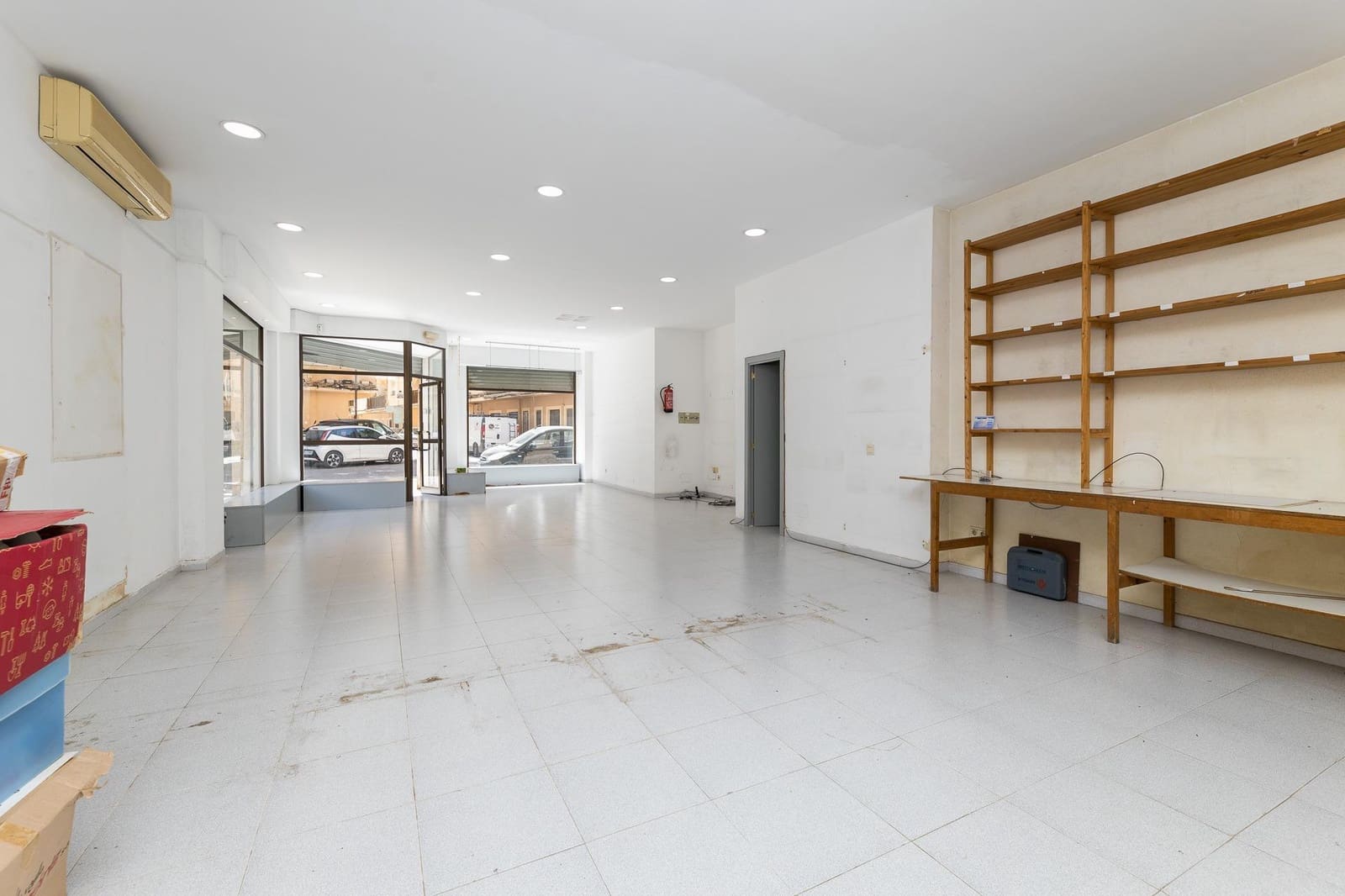 Commercial for sale in Palma de Mallorca - € 195,000 (Ref: 9929543)