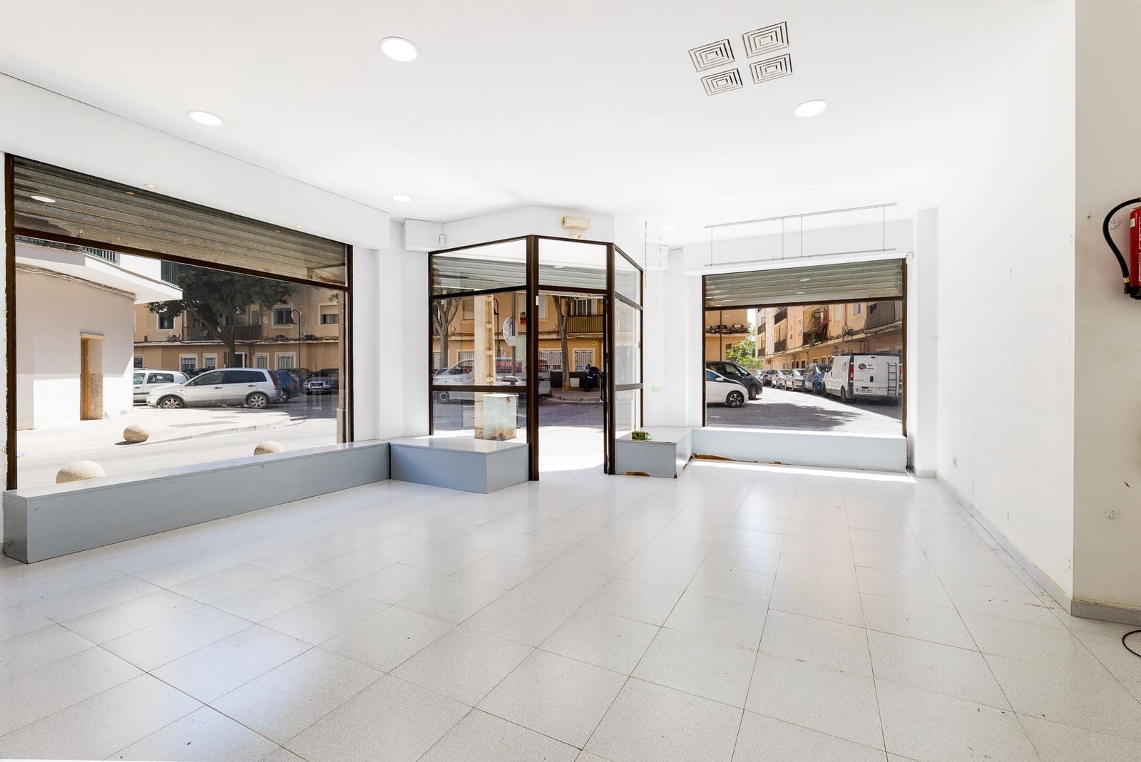 Commercial for sale in Palma de Mallorca - € 195,000 (Ref: 9929543)