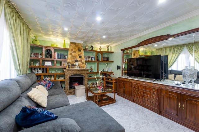 4 quarto Moradia para venda em Llucmajor com piscina garagem - 630 000 € (Ref: 9994390)