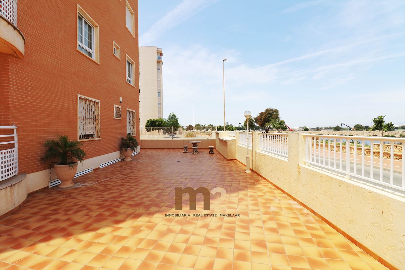 2 soveværelse Lejlighed til salg i Guardamar del Segura med swimmingpool garage - € 164.000 (Ref: 10012216)