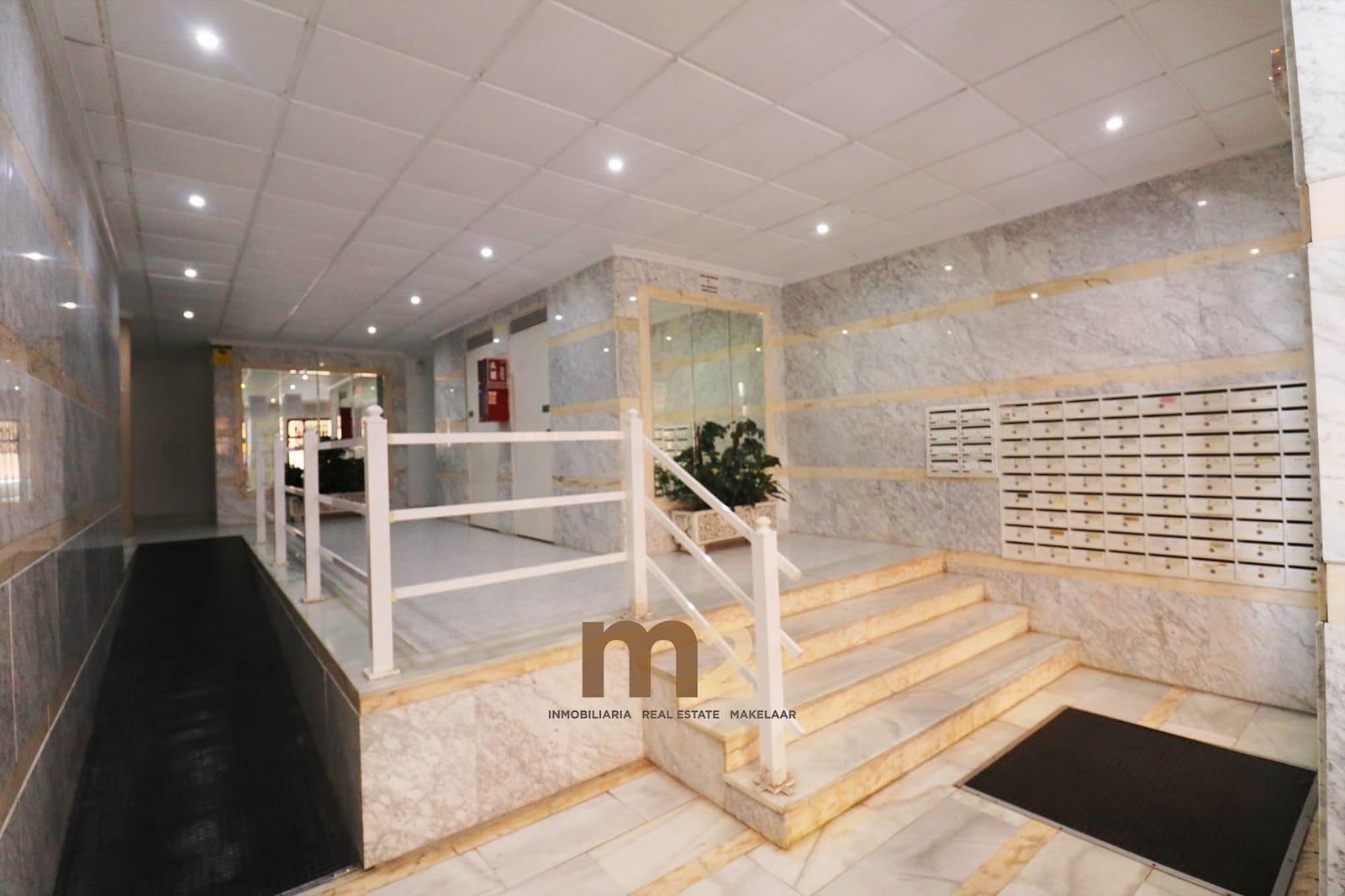 2 soveværelse Lejlighed til salg i Torrevieja med swimmingpool - € 139.000 (Ref: 10012343)