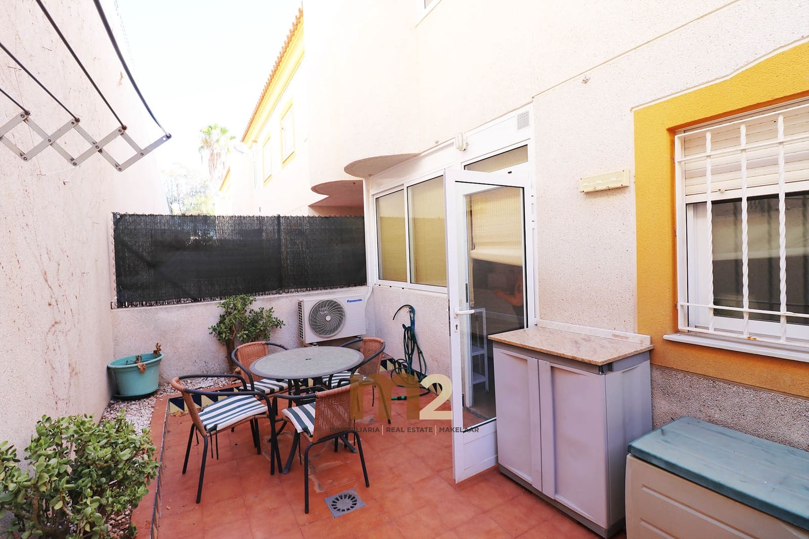 2 makuuhuone Bungalow myytävänä paikassa Guardamar del Segura mukana uima-altaan 
autotalli - 154 900 € (Ref: 10014818)