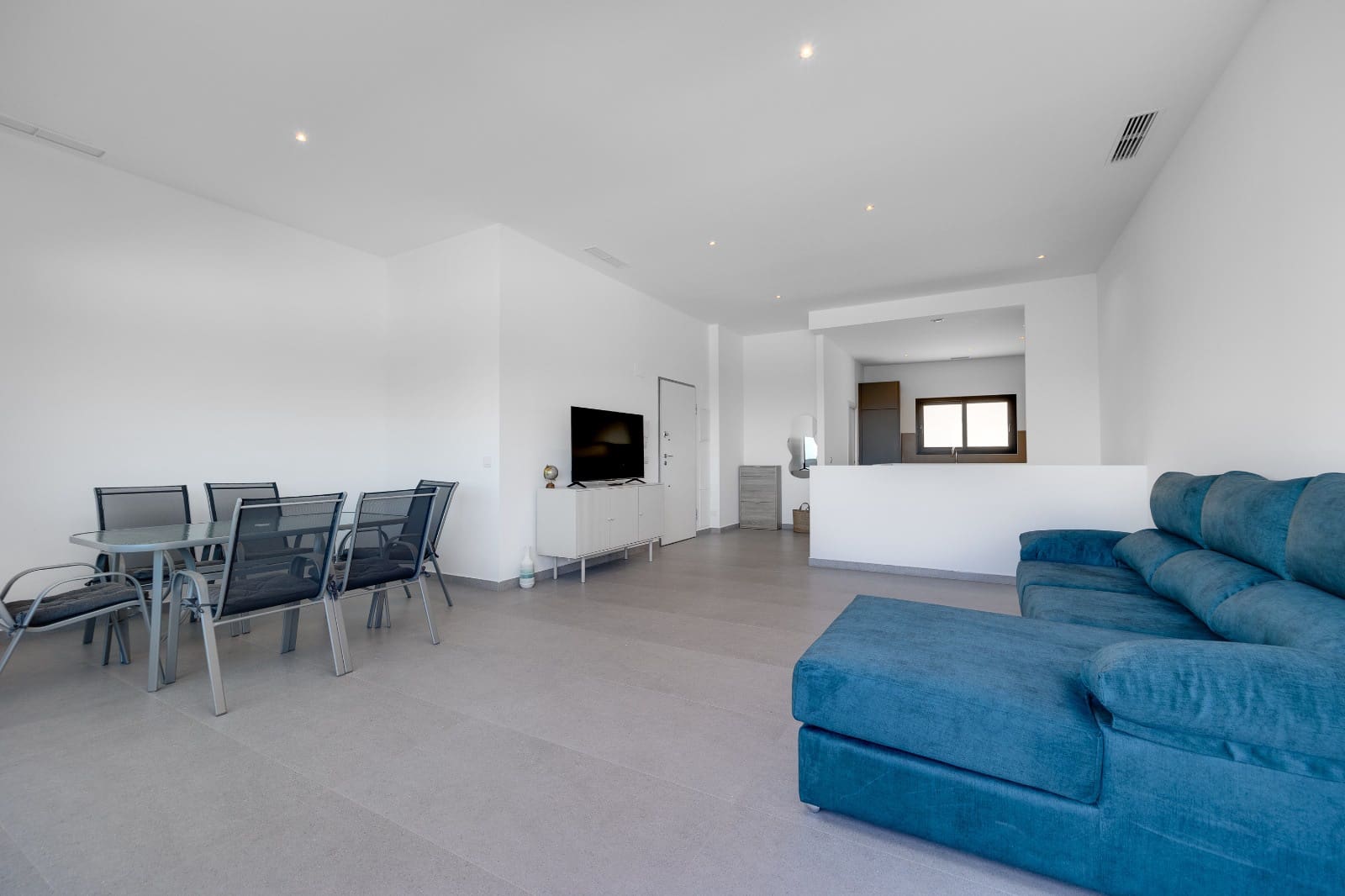 4 chambre Appartement à vendre à Guardamar del Segura avec piscine garage - 390 000 € (Ref: 10035661)