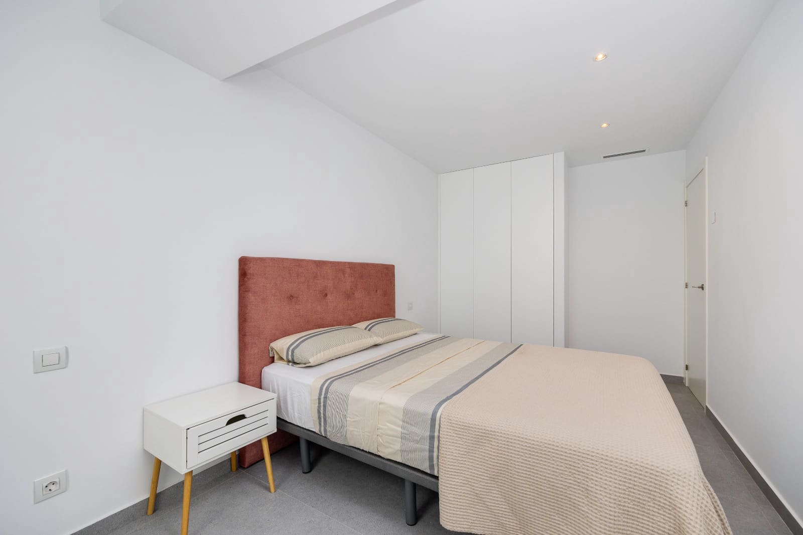4 chambre Appartement à vendre à Guardamar del Segura avec piscine garage - 390 000 € (Ref: 10035661)