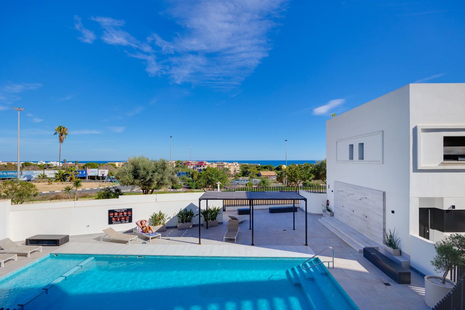 4 chambre Appartement à vendre à Guardamar del Segura avec piscine garage - 390 000 € (Ref: 10035661)