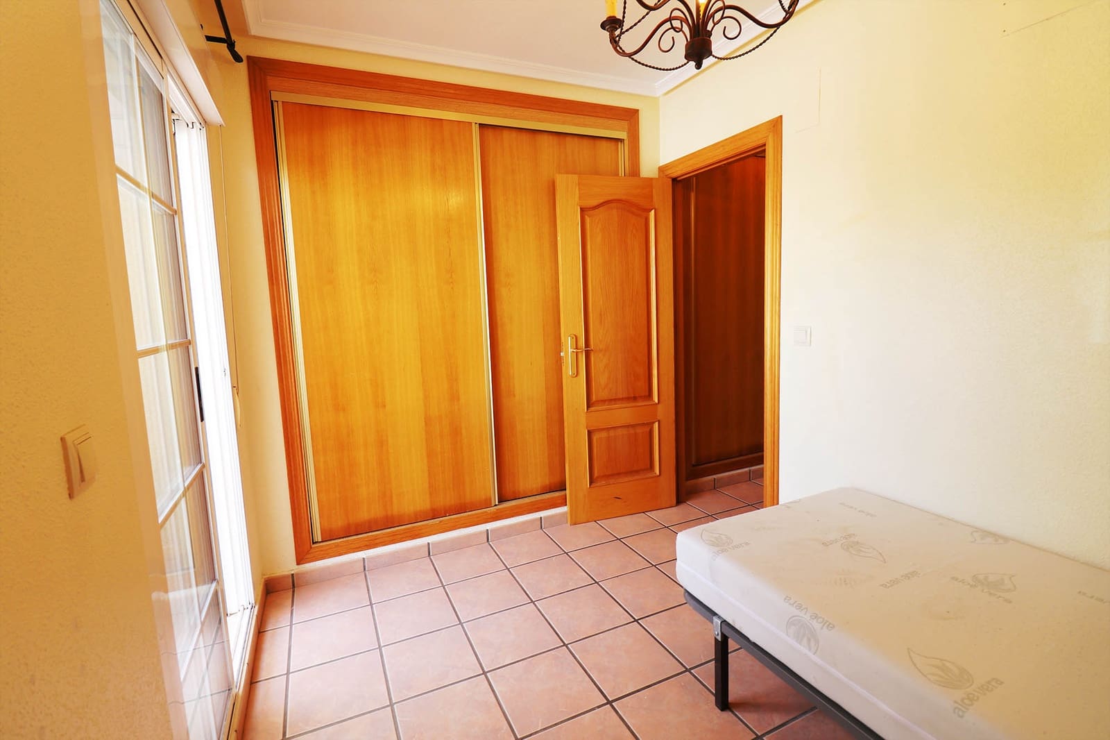 3 camera da letto Bungalow da affittare in Guardamar del Segura con piscina garage - 950 € (Rif: 10160552)
