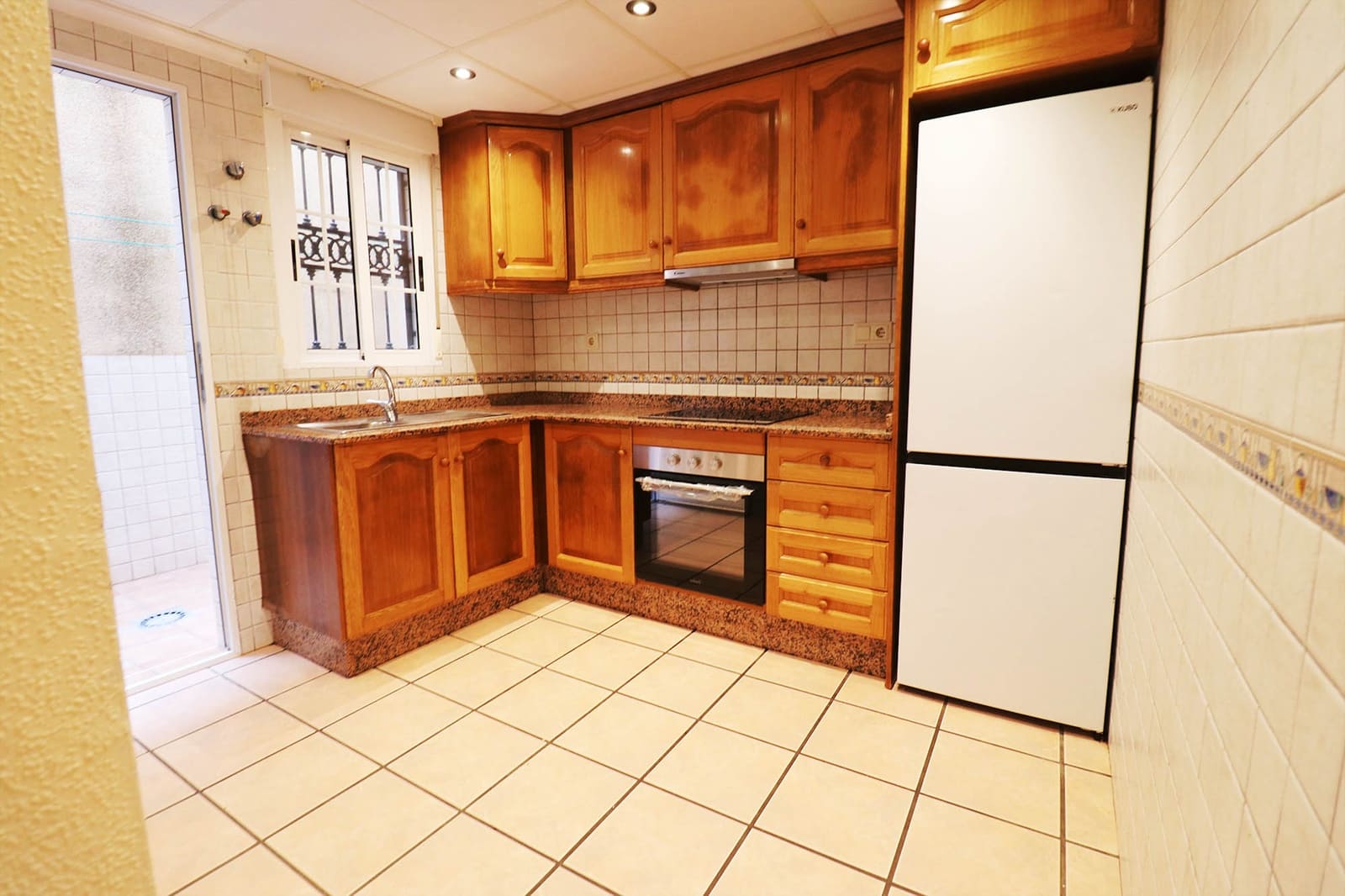 3 camera da letto Bungalow da affittare in Guardamar del Segura con piscina garage - 950 € (Rif: 10160552)