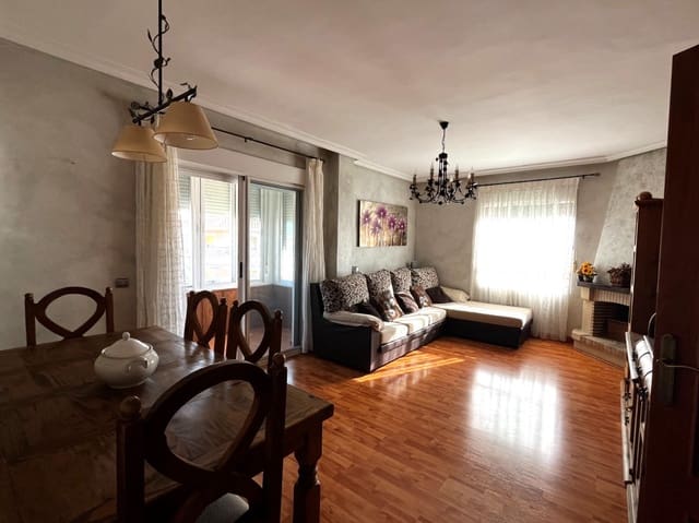 3 bedroom Apartment for rent in Almoradí - € 700 (Ref: 10161871)
