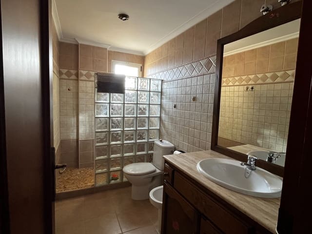 3 bedroom Apartment for rent in Almoradí - € 700 (Ref: 10161871)