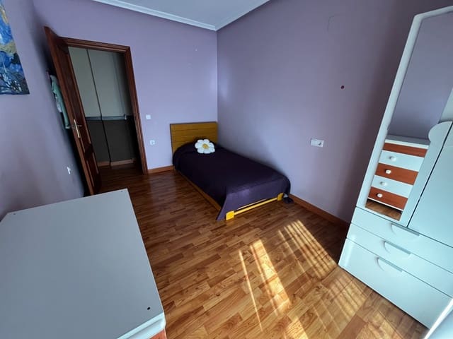 3 bedroom Apartment for rent in Almoradí - € 700 (Ref: 10161871)