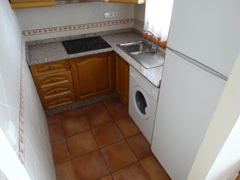 2 bedroom Apartment for rent in Guardamar del Segura with pool garage - € 800 (Ref: 3941847)
