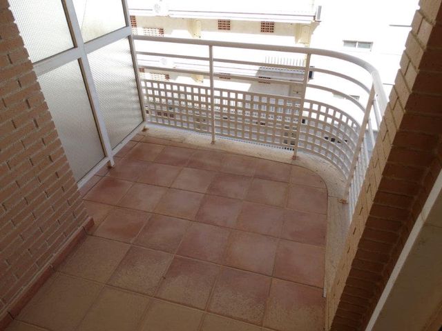 2 soverom Leilighet til leie i Puerto Deportivo, Guardamar del Segura med svømmebasseng garasje - € 800 (Ref: 3941847)