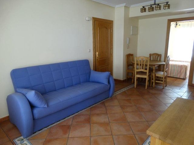 2 soverom Leilighet til leie i Puerto Deportivo, Guardamar del Segura med svømmebasseng garasje - € 800 (Ref: 3941847)