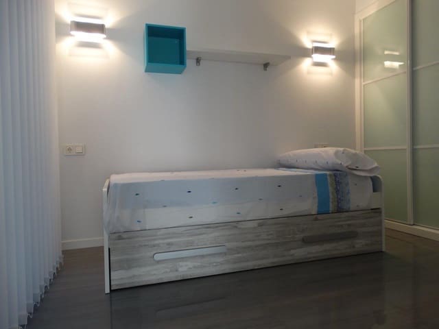 3 soveværelse Lejlighed til leje i Guardamar del Segura med swimmingpool - € 1.500 (Ref: 4400574)