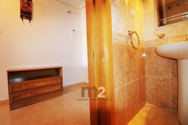 2 soveværelse Lejlighed til leje i Puerto Deportivo, Guardamar del Segura med swimmingpool garage - € 750 (Ref: 8089275)