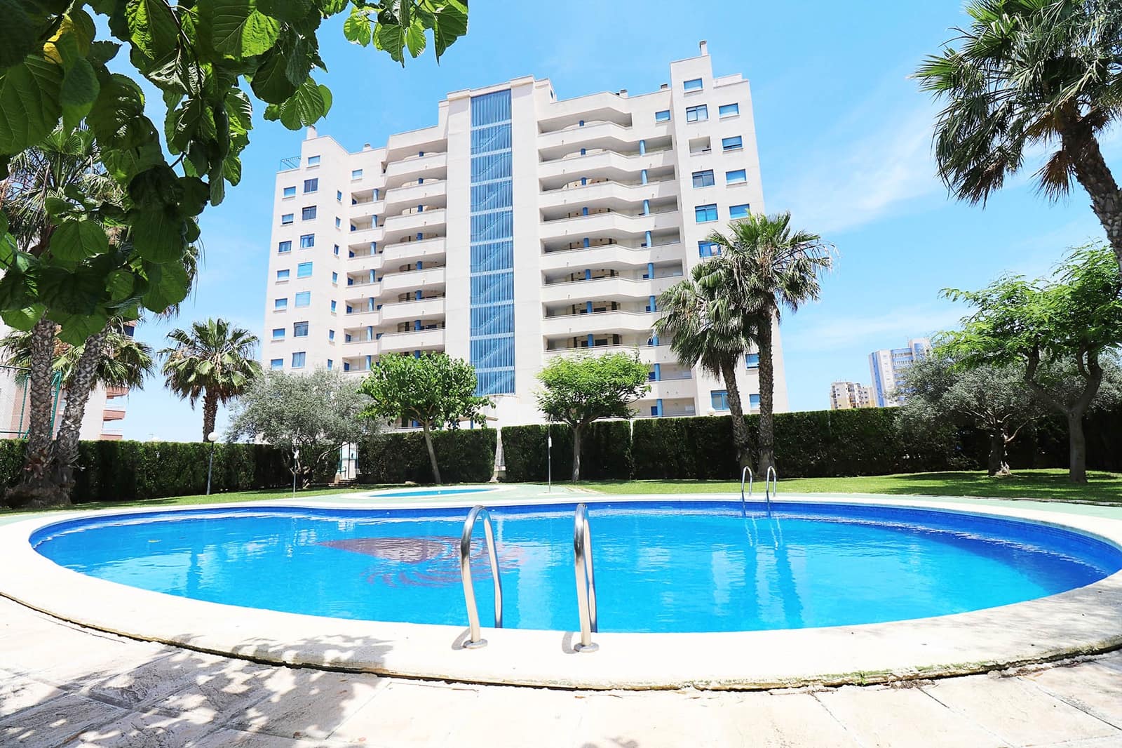 2 soveværelse Lejlighed til leje i Guardamar del Segura med swimmingpool garage - € 750 (Ref: 8089275)