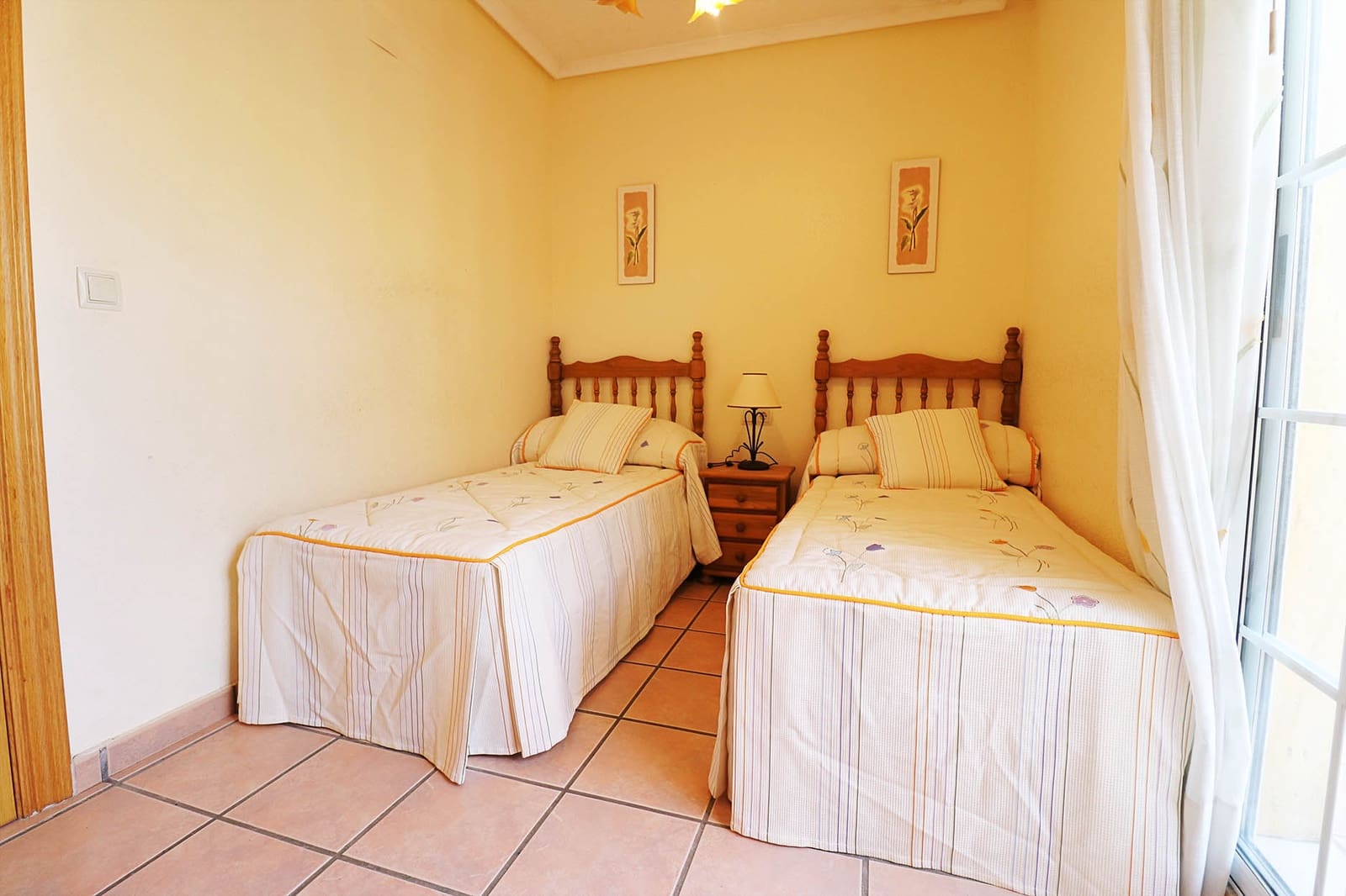 3 soverom Bungalow til leie i Guardamar del Segura med svømmebasseng garasje - € 950 (Ref: 8492938)