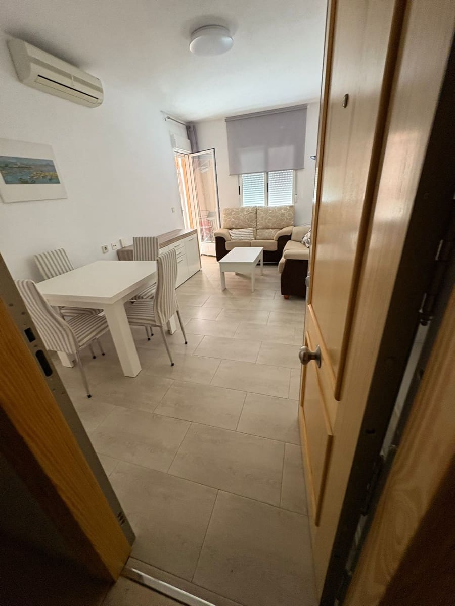 Appartement de 2 chambres à louer à Guardamar del Segura avec piscine - 750 € (Ref: 9128806)