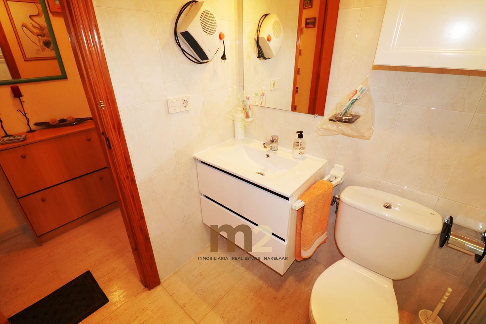 Apartamento de 2 habitaciones en Guardamar del Segura en venta con piscina - 137.000 € (Ref: 9403715)