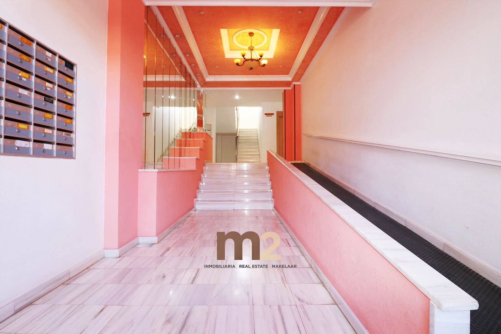 Apartamento de 2 habitaciones en Guardamar del Segura en venta con piscina - 137.000 € (Ref: 9403715)