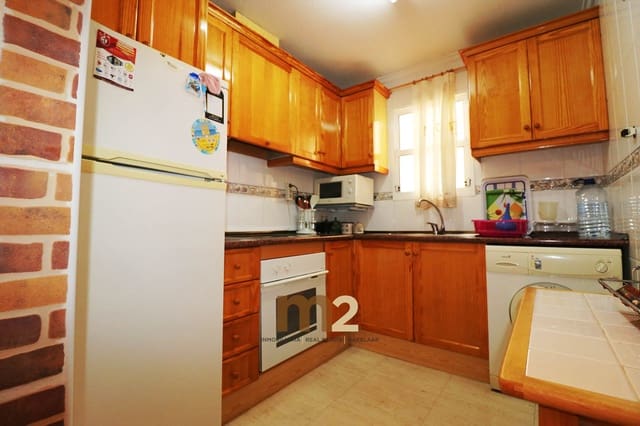 2 slaapkamer Appartement te koop in Zona Pueblo, Guardamar del Segura met zwembad - € 137.900 (Ref: 9403715)