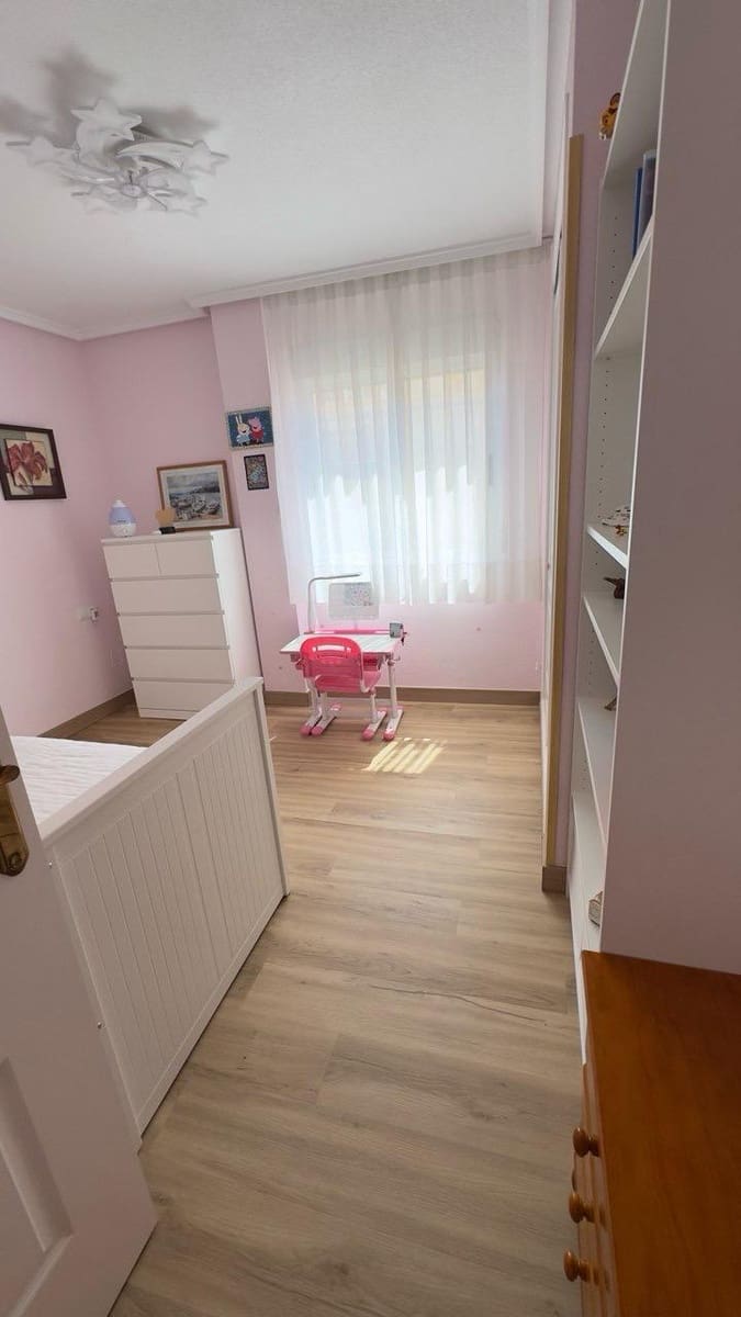 2 makuuhuone Huoneisto vuokrattavana paikassa Guardamar del Segura mukana uima-altaan - 900 € (Ref: 9409856)