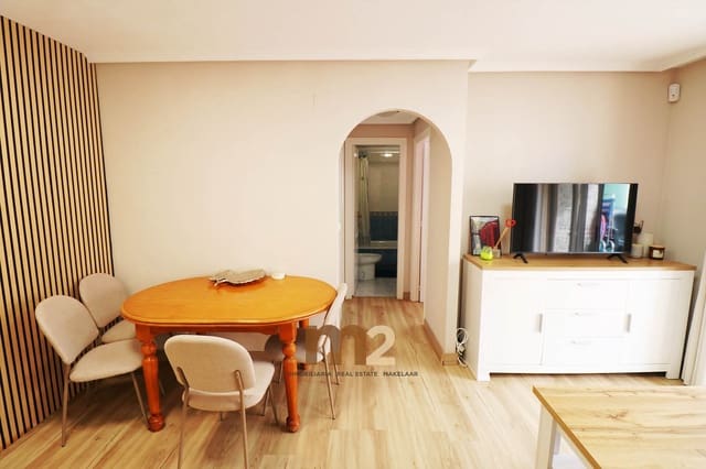 Apartamento de 2 habitaciones en Zona Pueblo, Guardamar del Segura en alquiler con piscina - 850 € (Ref: 9409856)