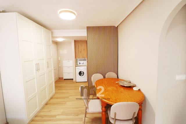 Apartamento de 2 habitaciones en Zona Pueblo, Guardamar del Segura en alquiler con piscina - 850 € (Ref: 9409856)