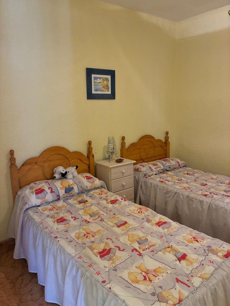 4 quarto Moradia para venda em Torrevieja com piscina - 375 000 € (Ref: 9453616)