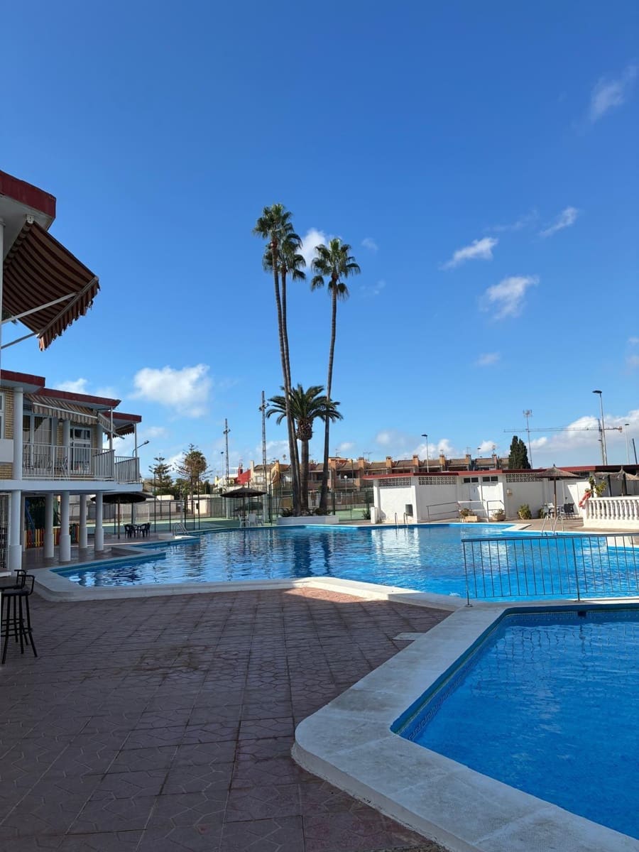 4 quarto Moradia para venda em Torrevieja com piscina - 375 000 € (Ref: 9453616)